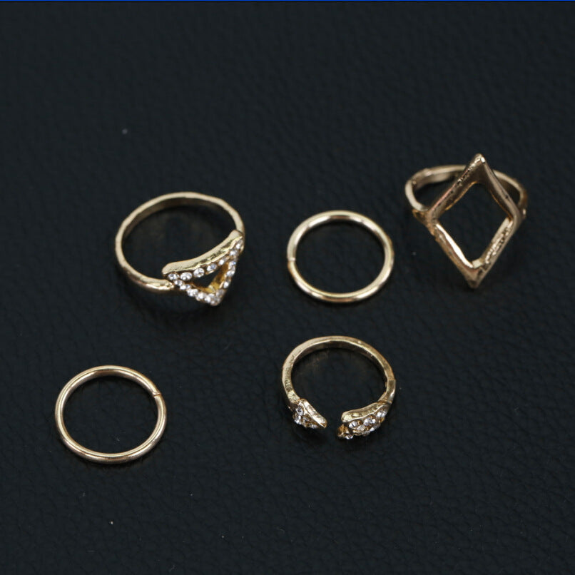 Versatile Diamond Inlaid Arrow Diamond Triangular Joint 5-Piece Ring Set