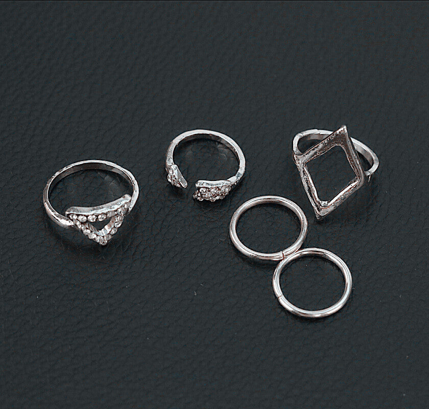 Versatile Diamond Inlaid Arrow Diamond Triangular Joint 5-Piece Ring Set