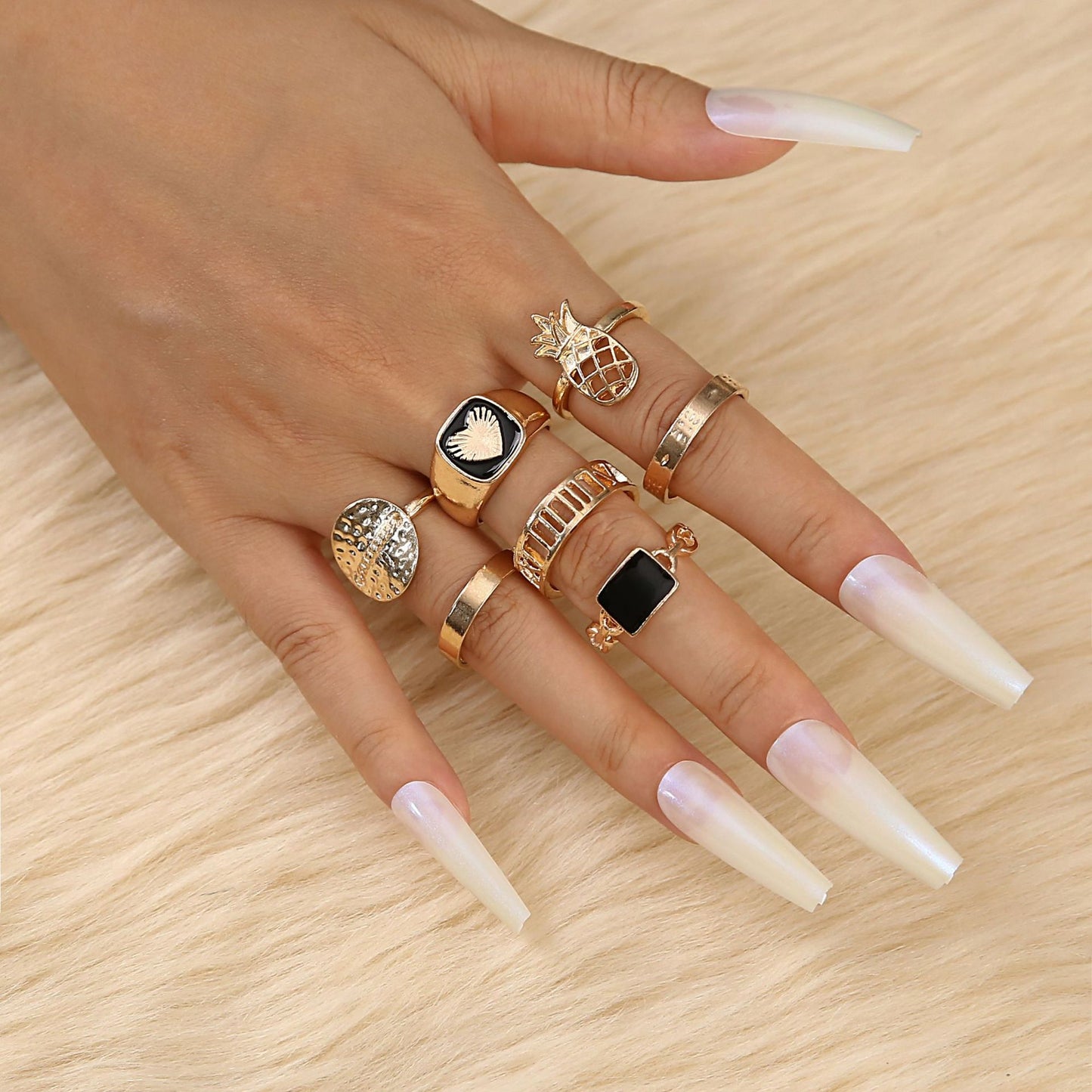 Personality Trend Love Drops Of Oil Hollow Pineapple 7-Piece Combination Joint Ring