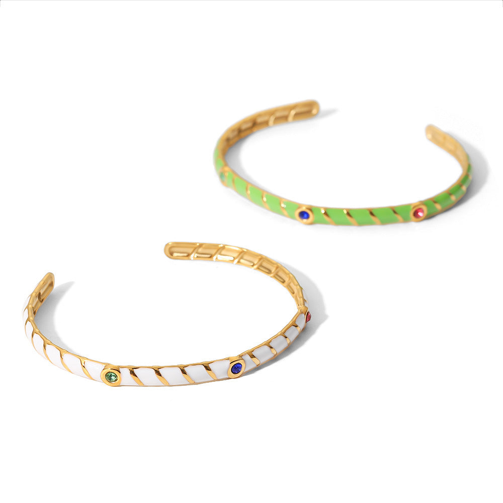 Joker C-shaped bracelet with gem green base oil rib opening bracelet