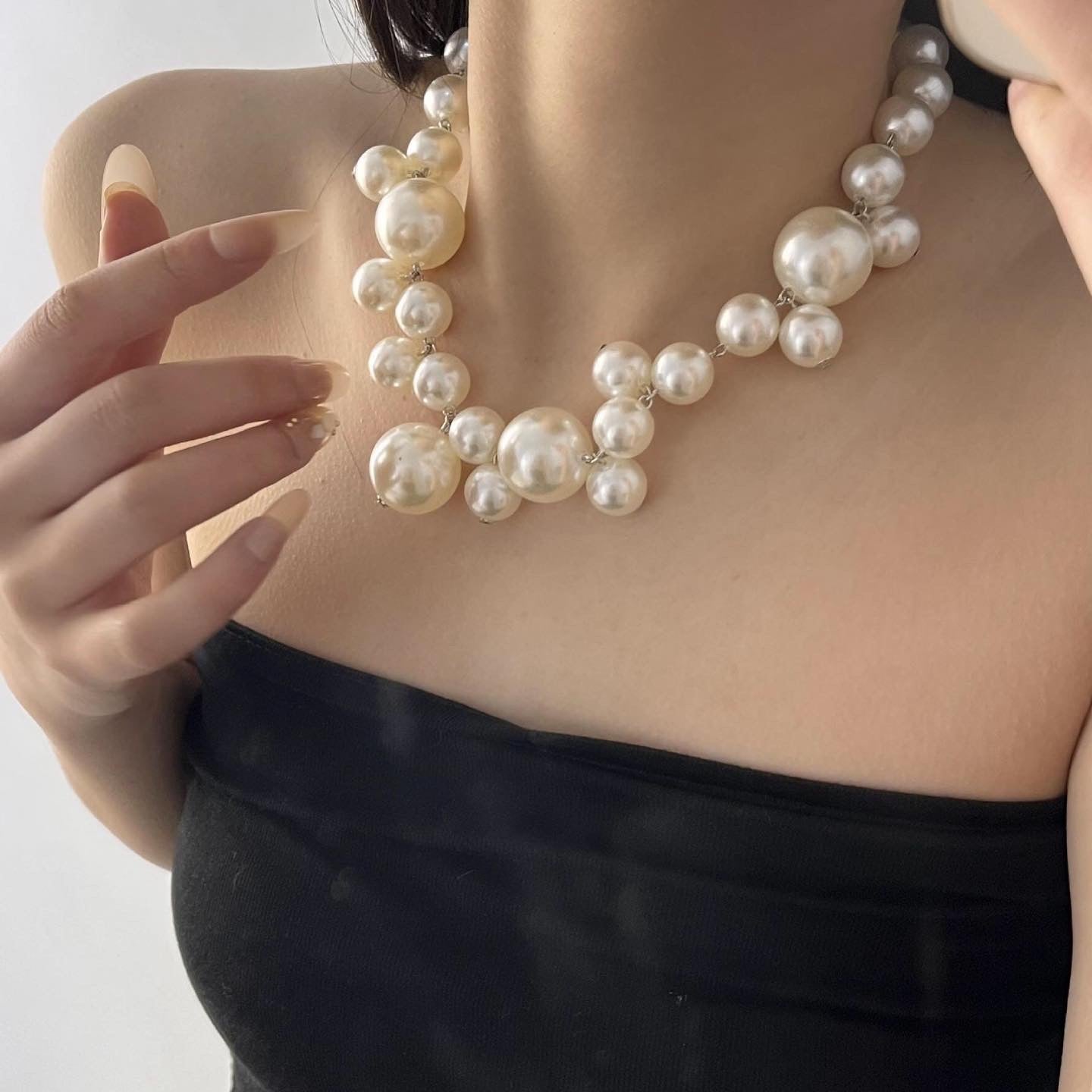 Baroque style pearl necklace