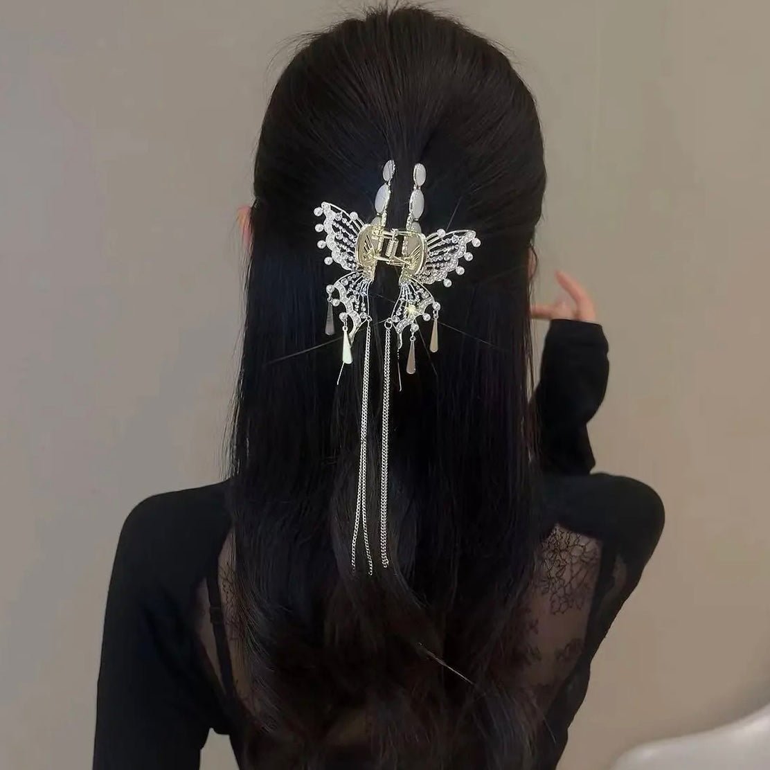 Tassel butterfly clawclip