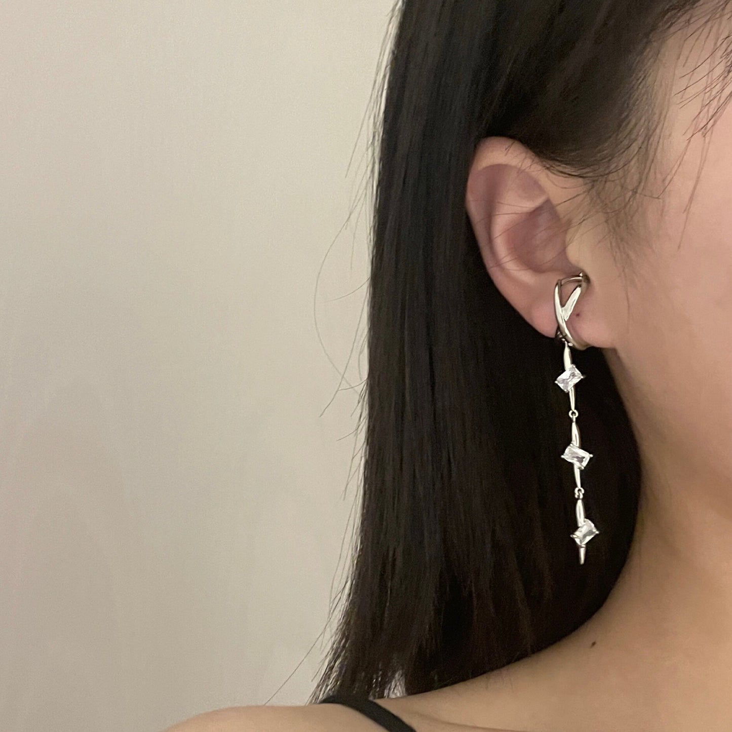 Drapey Style Ear bone Clip