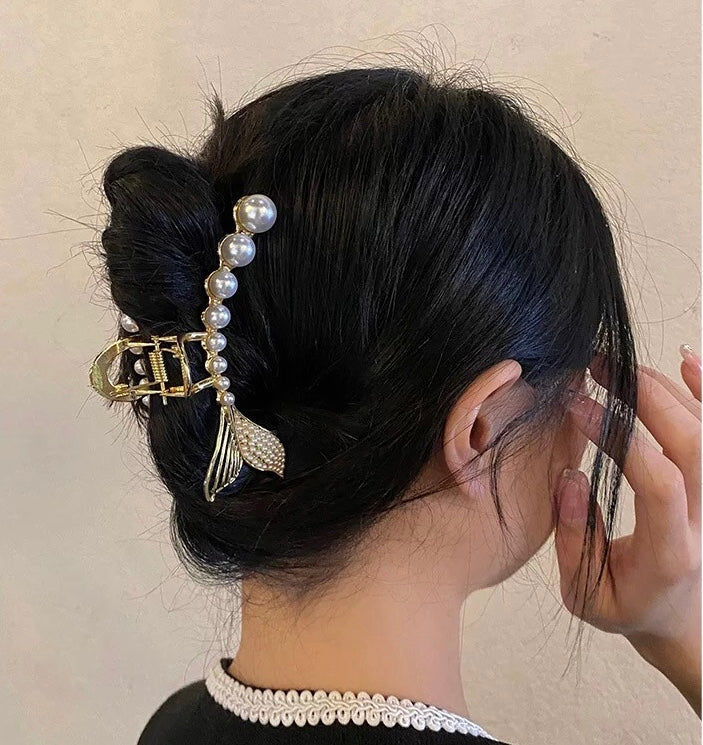 Fishtail French Style Pearl Claw Clip